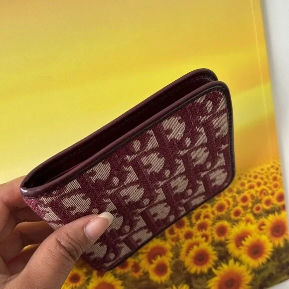 Red - Picture 2 of 12